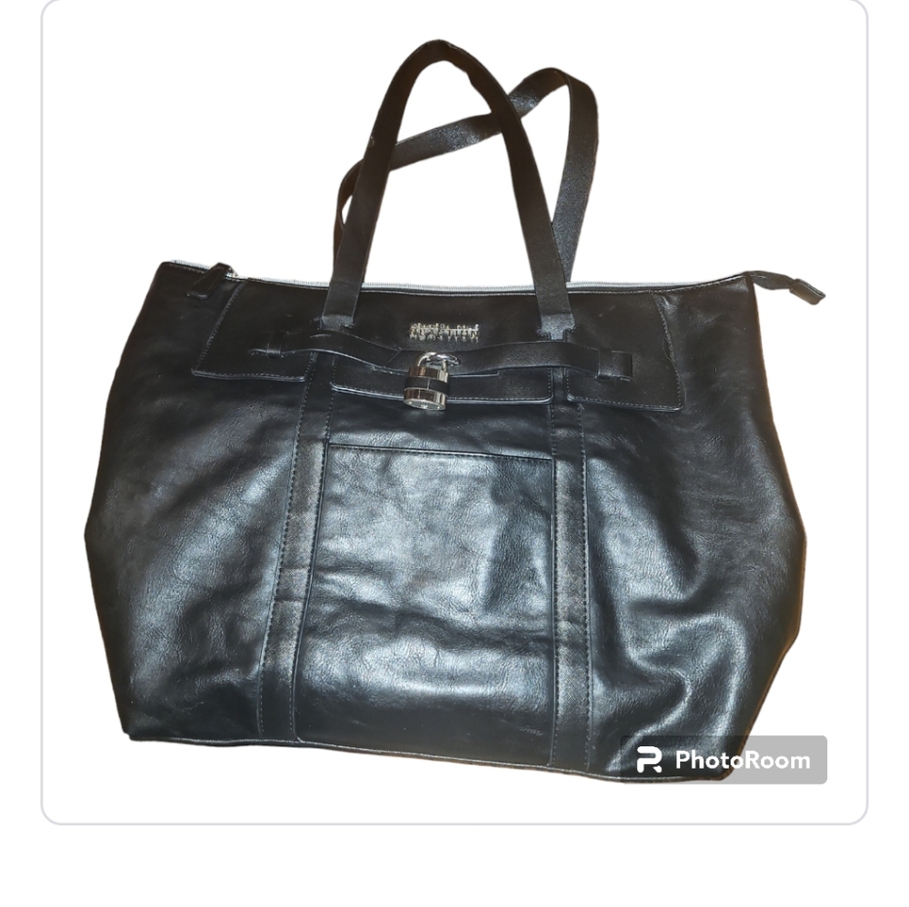 Kenneth Cole's Reaction: Black tote GUC  still has a lock on it, but no key